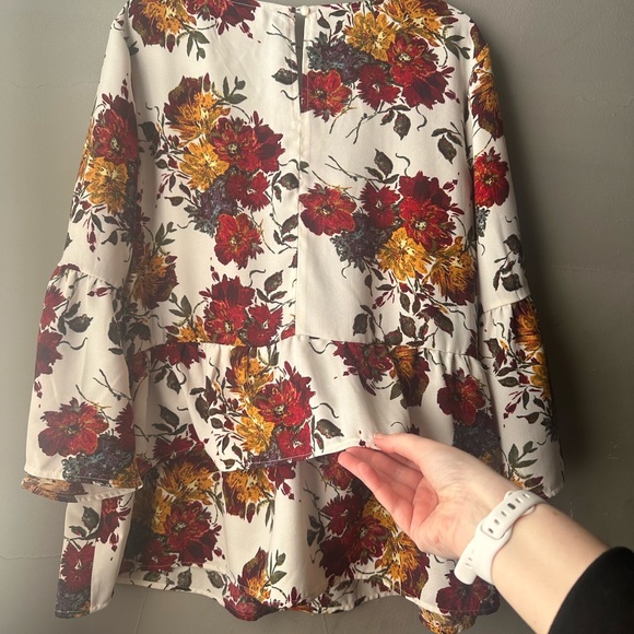 Beautiful blouse size L 12-14 - Picture 4 of 7